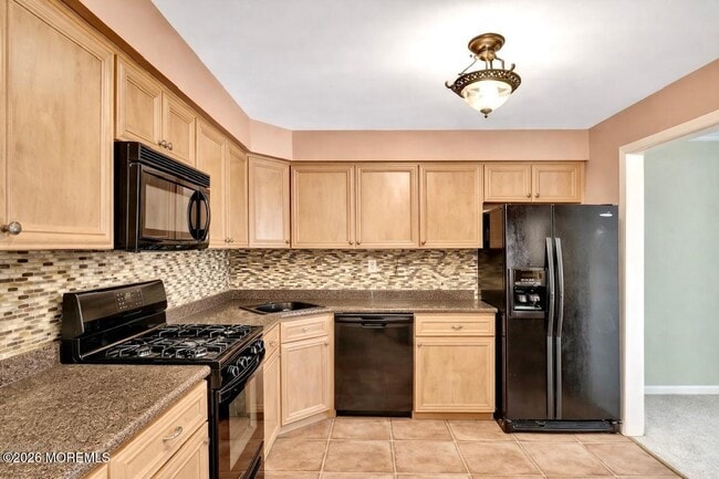 Building Photo - 35 Breakwater Square