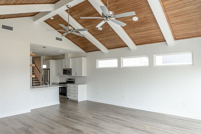 Building Photo - 1414 Landon Hills Dr