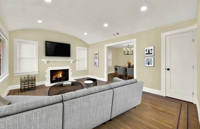 Foto del edificio - Beautifully Updated 3 Bed 2 Bath House in ...