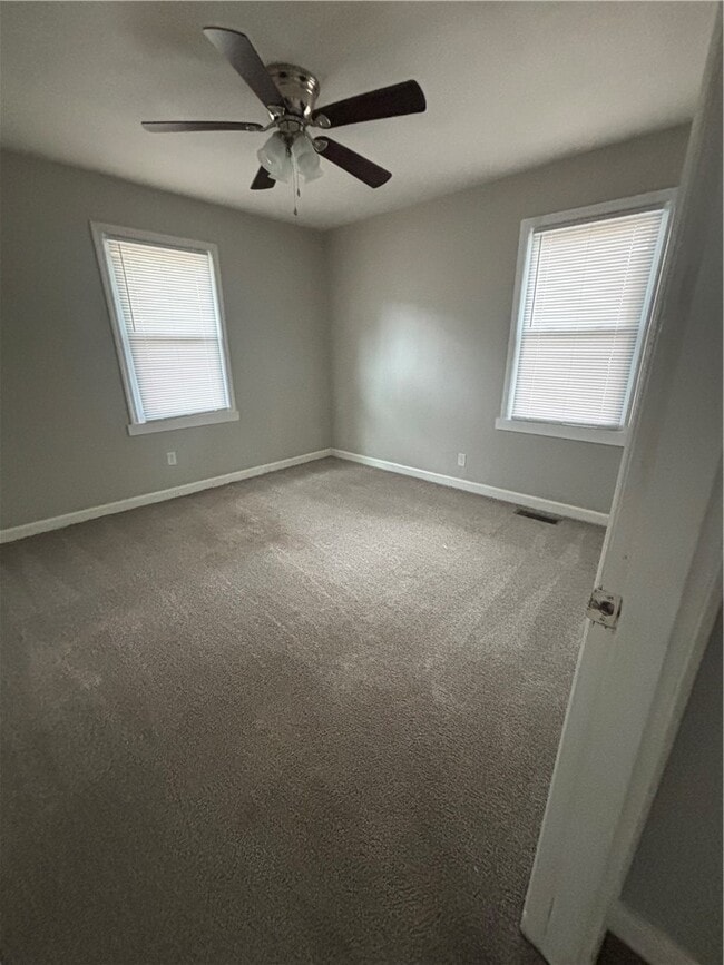 Building Photo - 222 Vista Cir