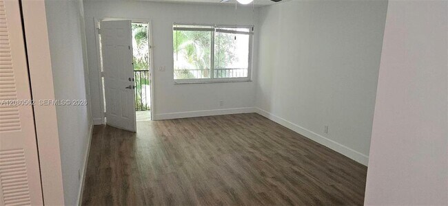 Foto del edificio - 3229 NW 102nd Ter