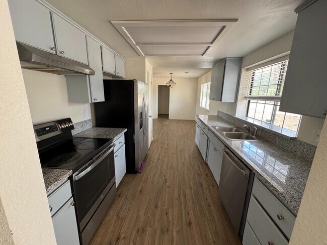 Foto del edificio - 21293 E American Ave