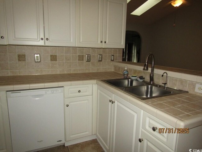 Building Photo - 4520 Lighthouse Dr