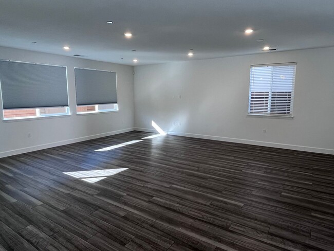 Building Photo - Gorgeous Brand New 4 Bedroom Smart Home in...