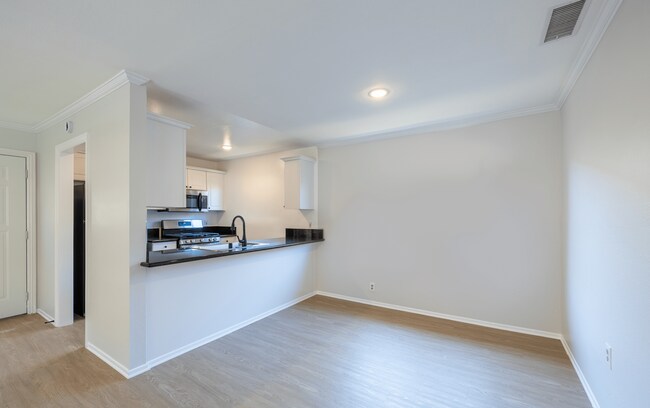 Foto del interior - 5302 Colodny Ave