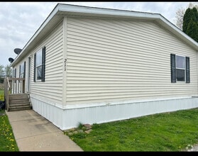 Building Photo - 211 Park Ln