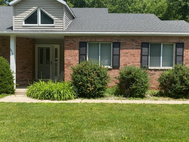 Building Photo - 19110 Emerald Dr