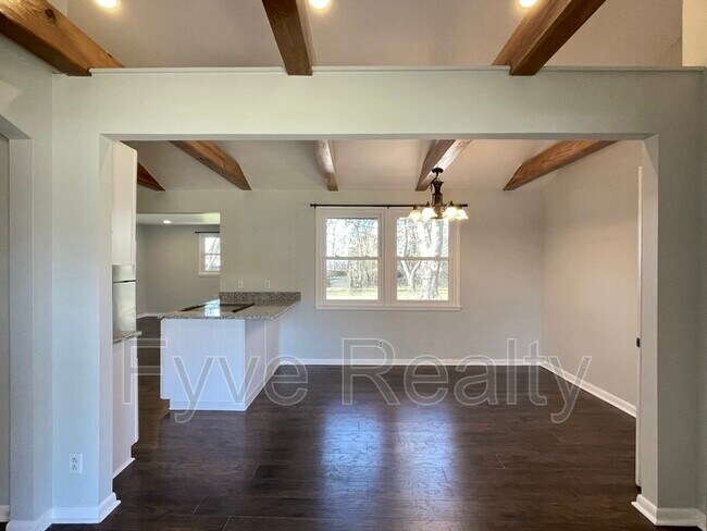 Building Photo - 207 Matterhorn Dr