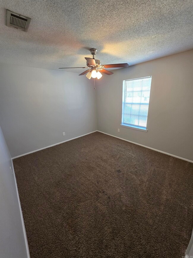 Building Photo - 1000 Lehman Dr
