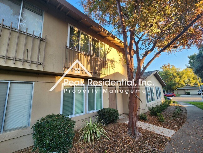 Building Photo - 2 br, 1.5 bath House - 8611 La Riviera Dr #C