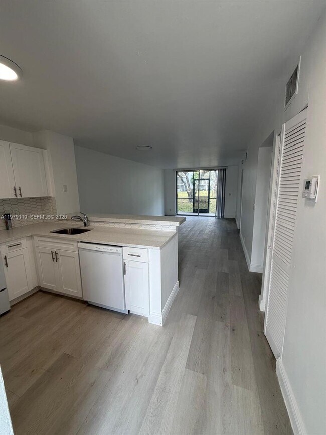 Building Photo - 8730 N Sherman Cir