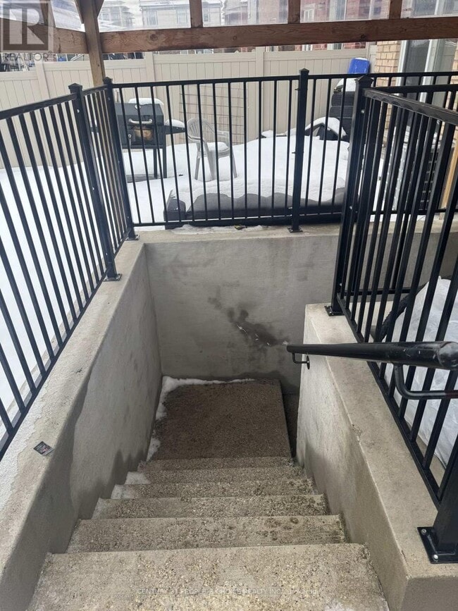 Building Photo - 9 Facet St