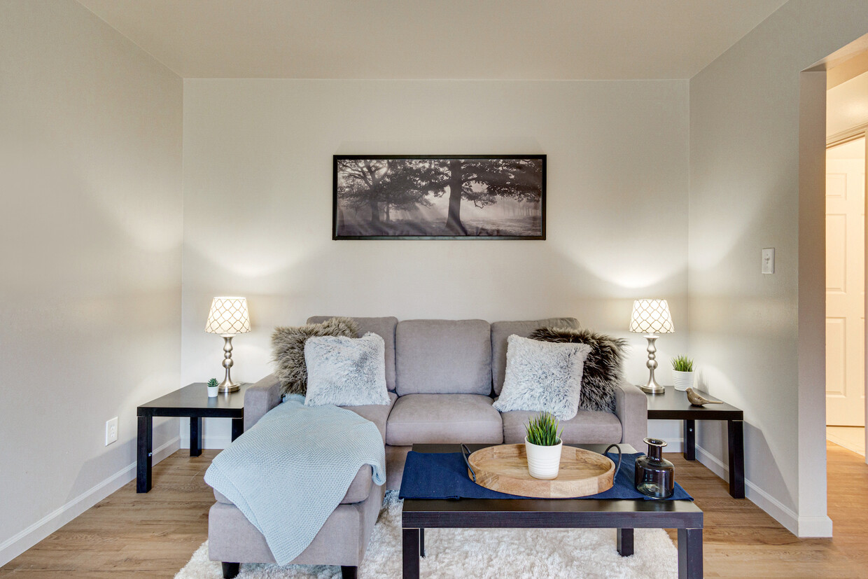 Foto principal - 114 N Hazelton St