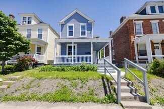 Building Photo - 358 St Clair Ave