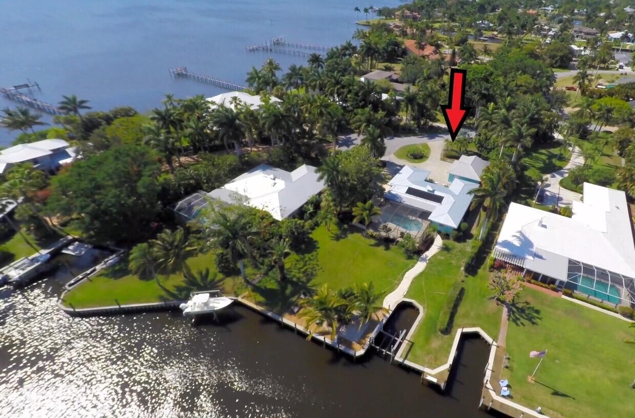 Primary Photo - 1820 NW Bright River Point