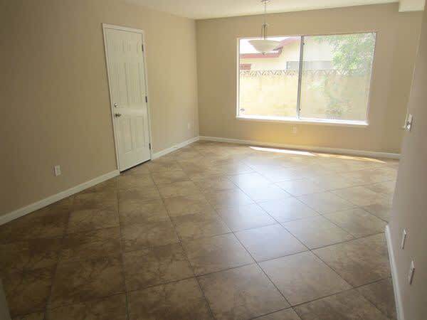 Building Photo - 2268 N Arrowhead Ave