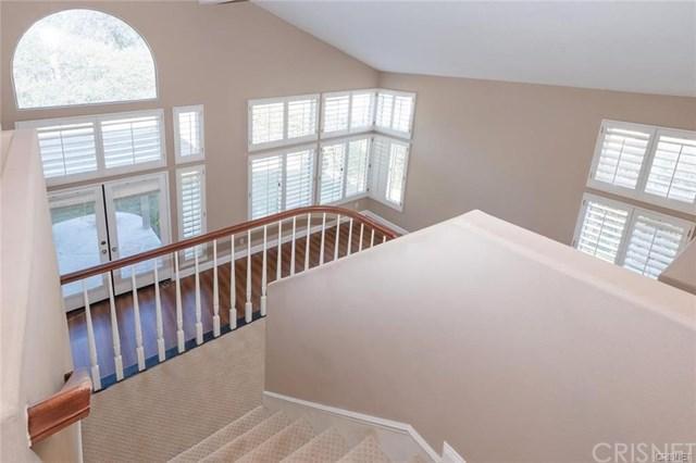 Foto del edificio - 5 bedroom in Valencia CA 91354