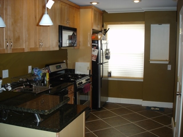 Building Photo - 31 N. Streeper St. - Charming 2 bed, 1 ½ b...