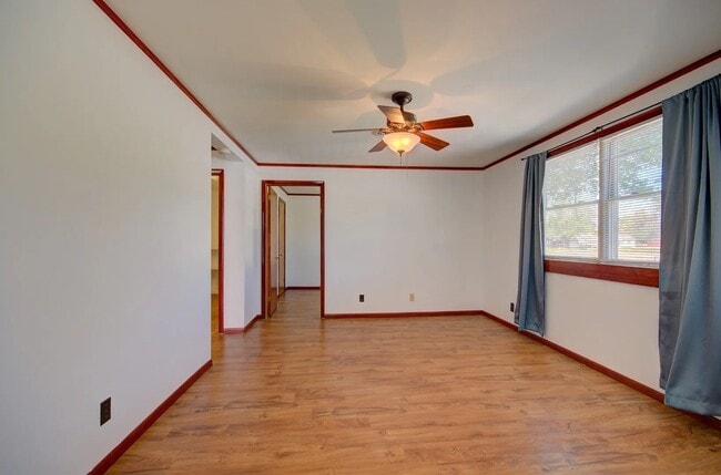 Building Photo - 1112 N Joliet St