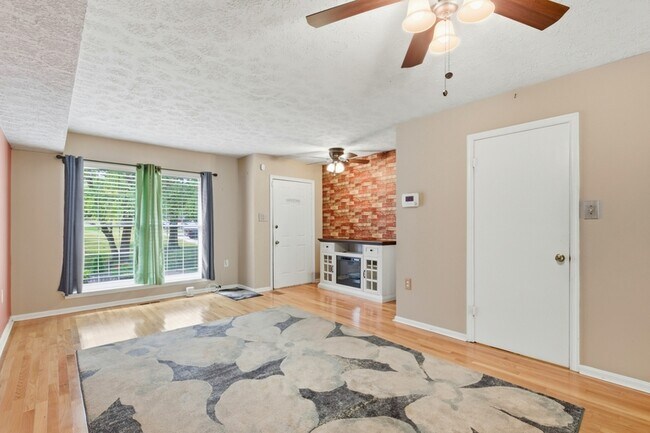 Foto del edificio - 4333 Gilmer Ct