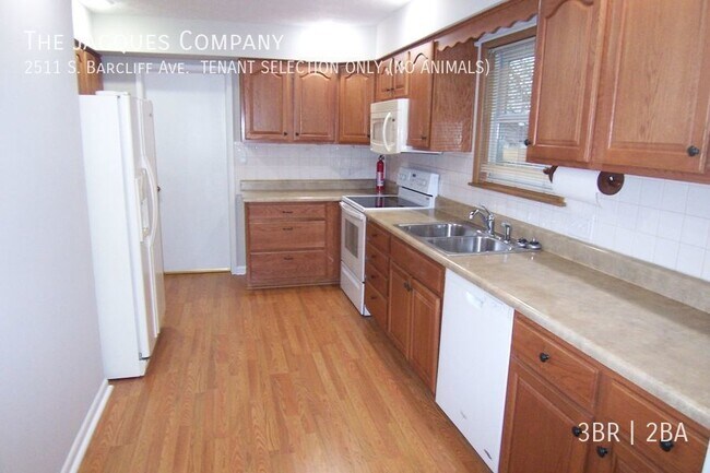 Building Photo - Very Nice Clean 3 Bedroom 2 Bath in Great ...