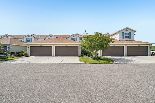 Photo - Heritage Oaks gated community 3/2.5/2 Townhome