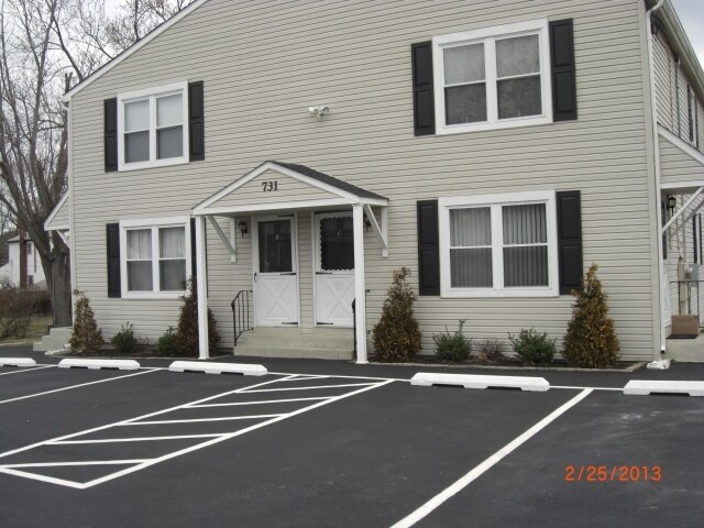 Building Photo - 731 Graisbury Ave