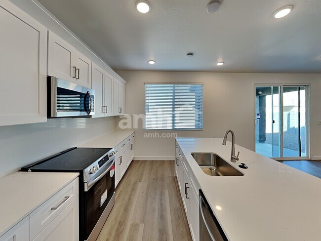 Building Photo - 12634 W Flynn Ln