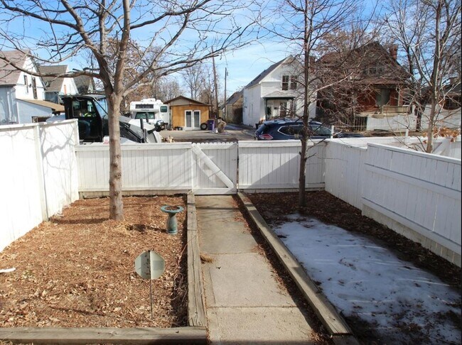Foto del edificio - Cozy, charming 2 bedroom in Denver - Available June 1, 2026!