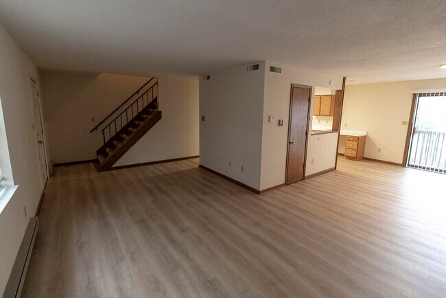 Building Photo - 1003 Canterbury Dr