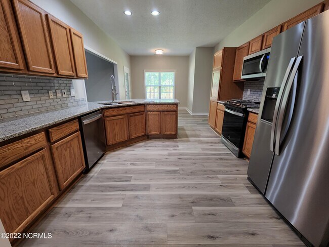Building Photo - 802 Welton Cir