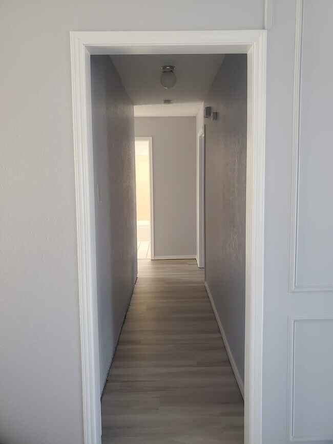 Foto del edificio - 1005 Packard Dr