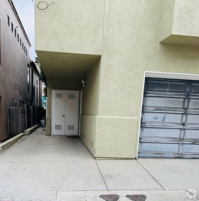 Building Photo - 710 1/2 Marigold Ave