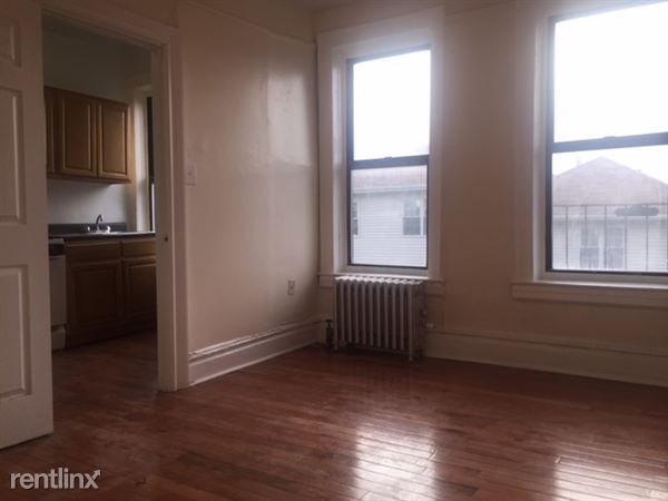 Building Photo - 110 Wyona St