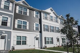Building Photo - 33 Deatrick Dr
