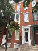 Building Photo - 421 S George St