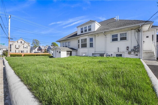 Foto del edificio - 1124 Newport Ave