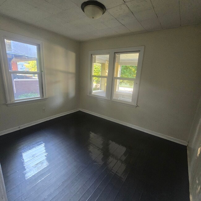 Foto del edificio - 1318 E Donald St