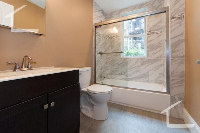 Foto del edificio - Brighton 5-Bed Near B, C, D Lines!