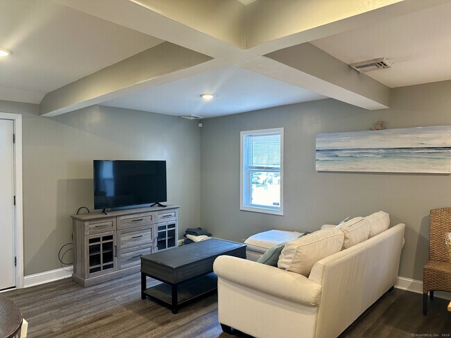 Building Photo - 36 Botsford Ave