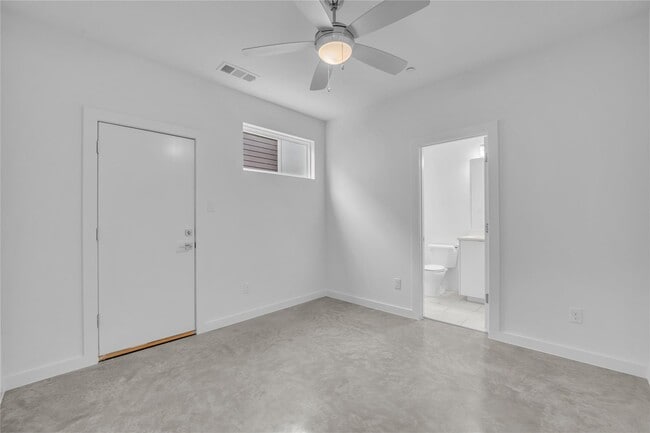 Building Photo - 2314 N Carroll Ave