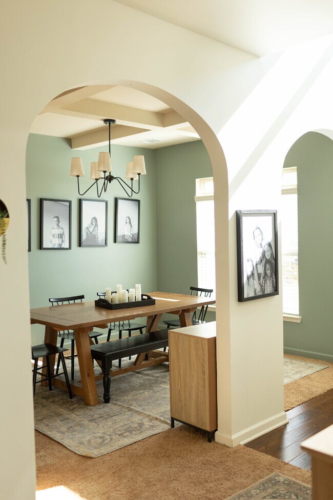 Building Photo - 523 Twin Vw Ct