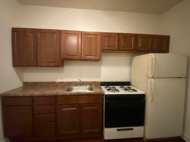 Foto del edificio - 4756 N Malden St