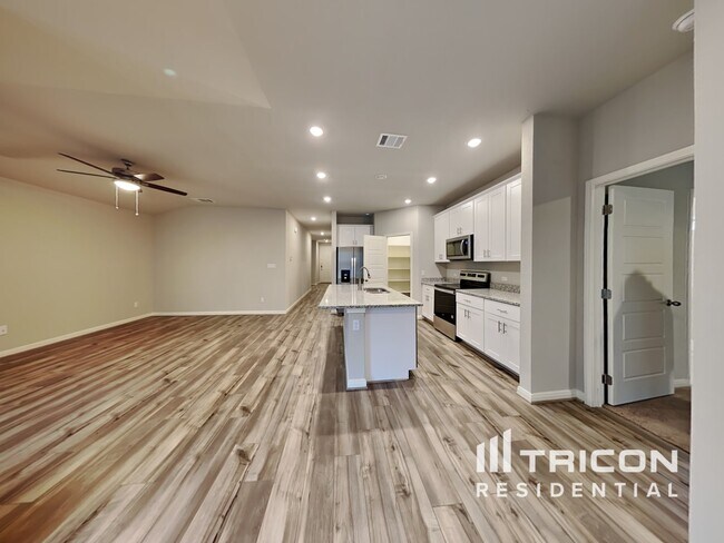 Building Photo - 5819 Nyla Way St. Hedwig TX