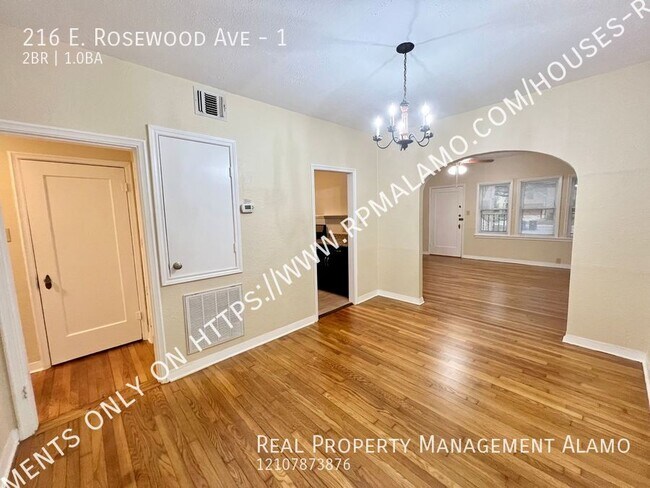 Foto del edificio - 216 E Rosewood Ave