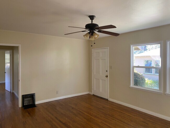 Building Photo - 2069 Santa Rosa Ave