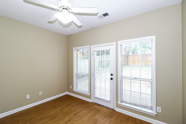 Building Photo - 8170 Timber Knoll Ln