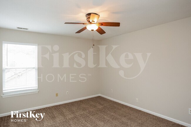 Foto del edificio - 17651 Willow Creek Way