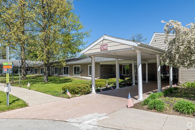 Building Photo - Oak Terrace