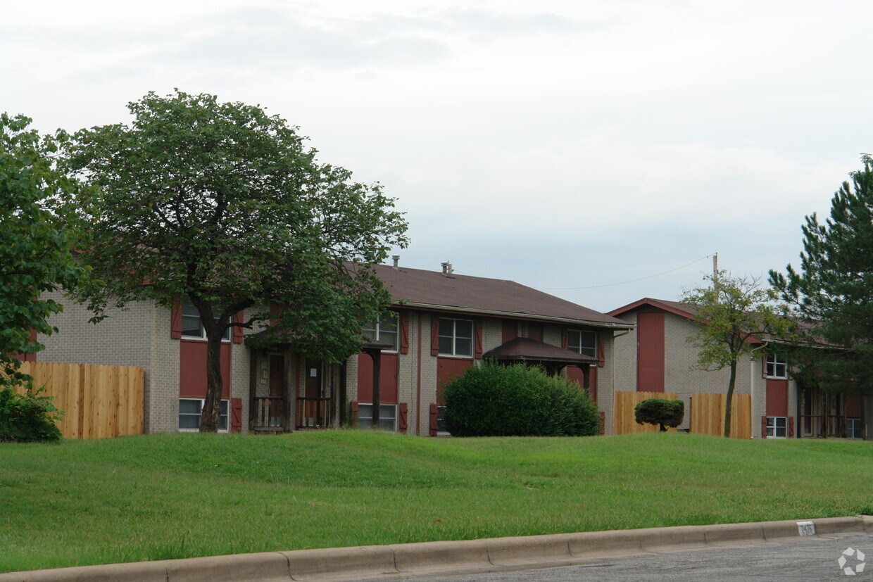 2443 S St. Clair St, Wichita, KS 67217 Apartments in Wichita, KS